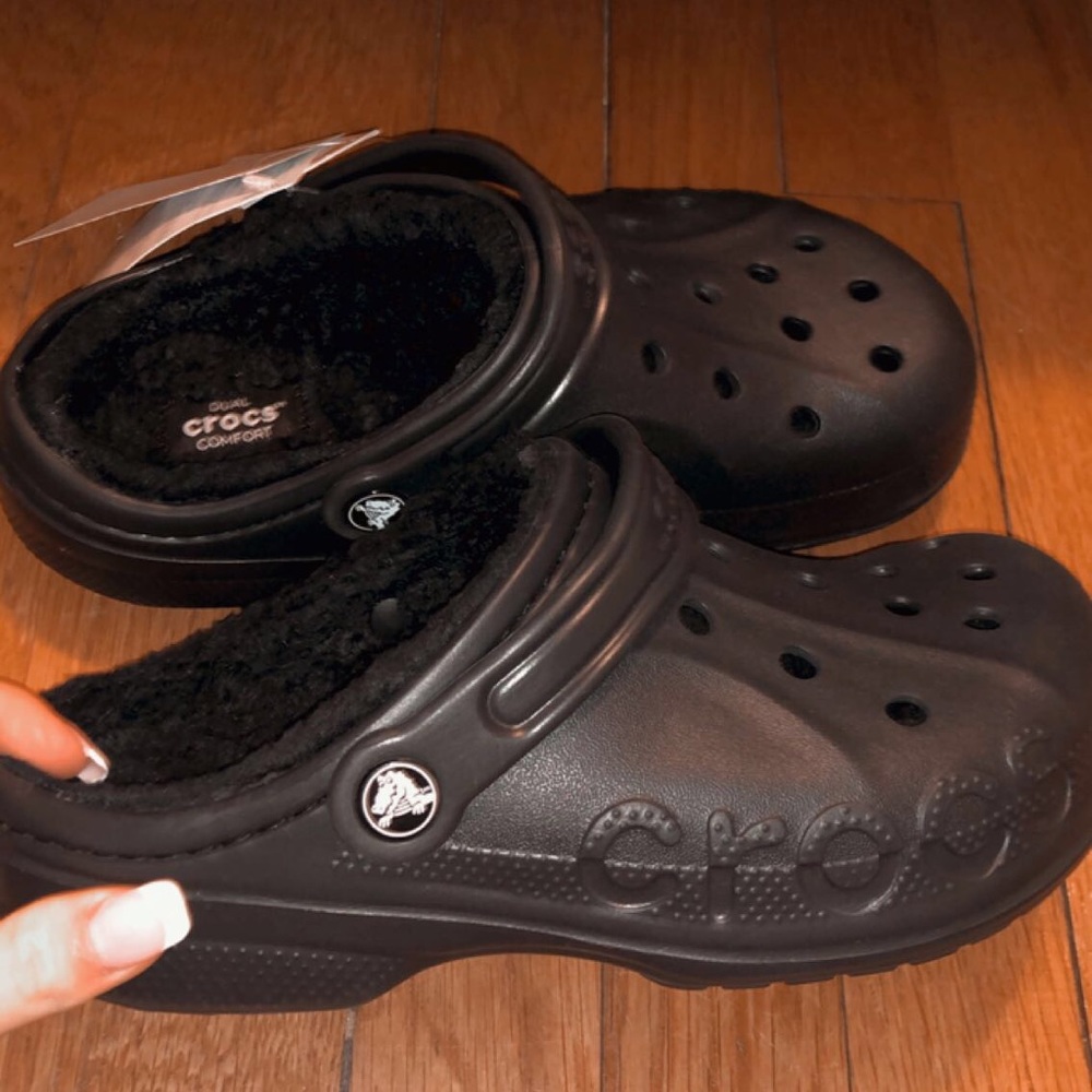 NWT fur lined crocs